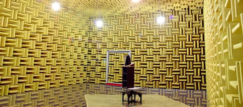 隔音室；聽(tīng)音房、防音室；全消聲室、半消聲室、消音室、半消音室、無(wú)響室、消音房、消聲房、防聲室、防音室、隔音罩；